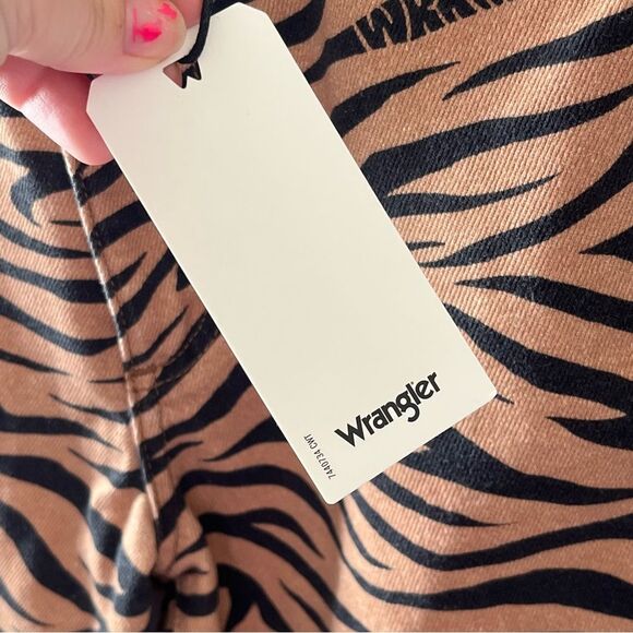 Wrangler Women's High Rise Wild West Purr Print Straight Jeans - Picture 6 of 12